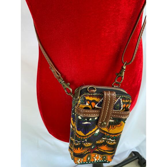 Sakroots coated canvas zip around crossbody bag with lots of pockets - Picture 3 of 9